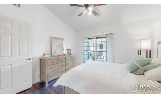 Building Photo - 2 Bed 2 Bath With Mountain views