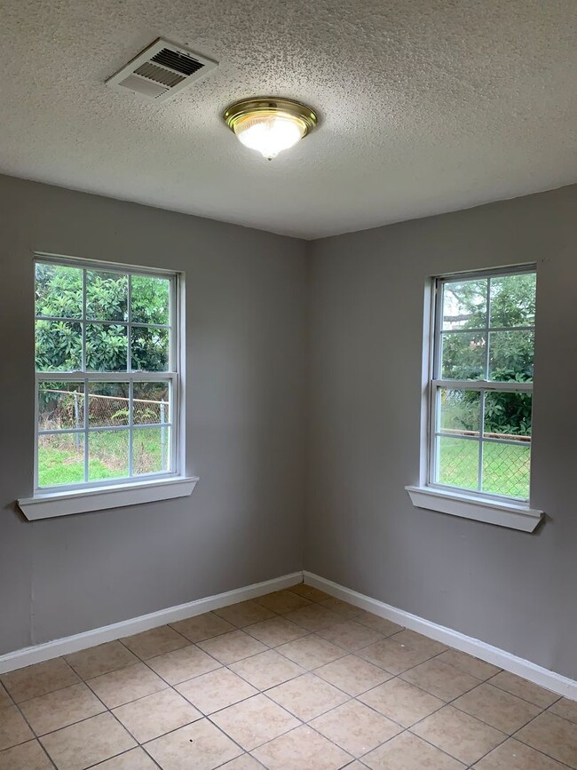 Building Photo - Single Family Home Ready for Occupancy wit...