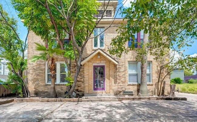 Building Photo - 1748 Richmond Ave.
