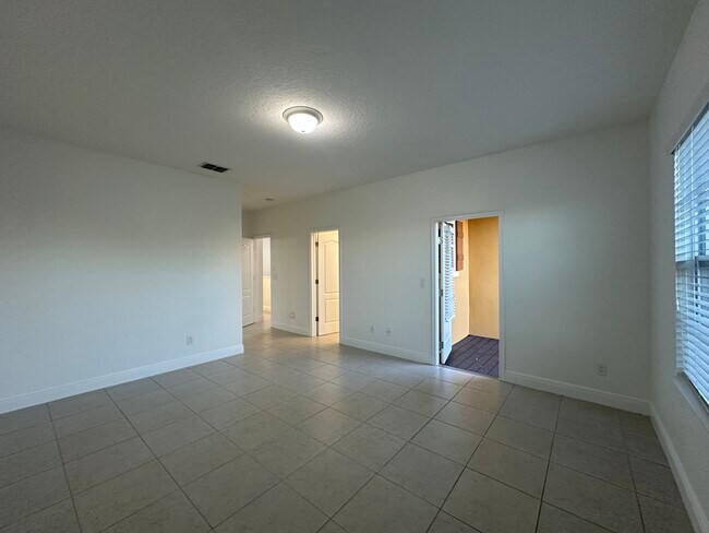 Building Photo - 15479 Sugar Citrus Dr