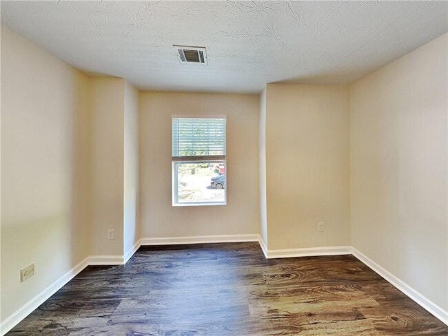 Building Photo - 35 Belmont Park Ln