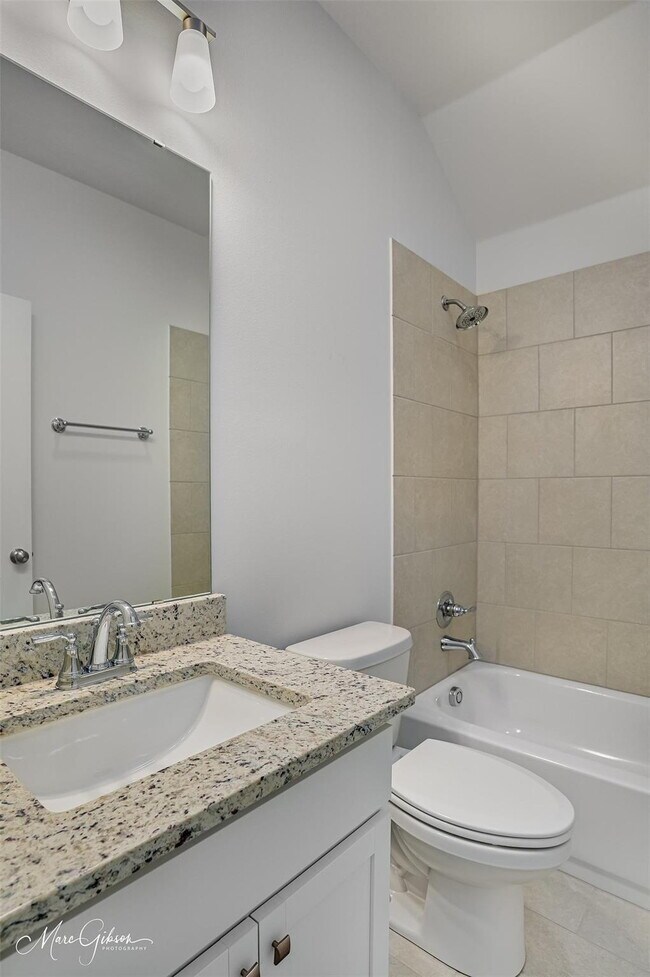 Building Photo - "Charming 3-Bed, 2-Bath Retreat on Sedgewi...