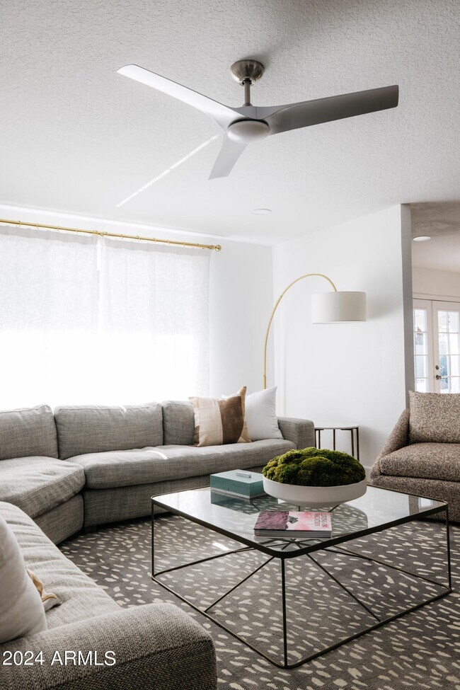 Building Photo - 6629 E Dreyfus Ave