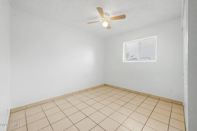 Building Photo - 6944 W Solano Dr N