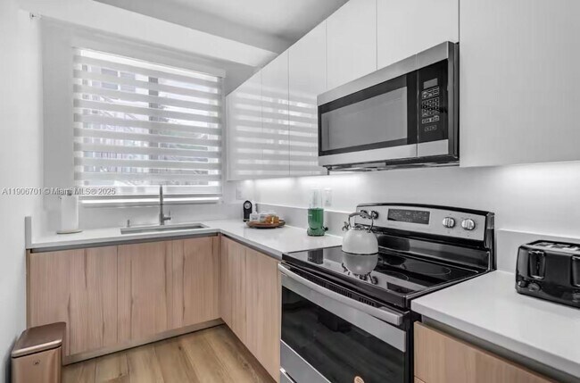 Building Photo - 1542 NW 2nd St