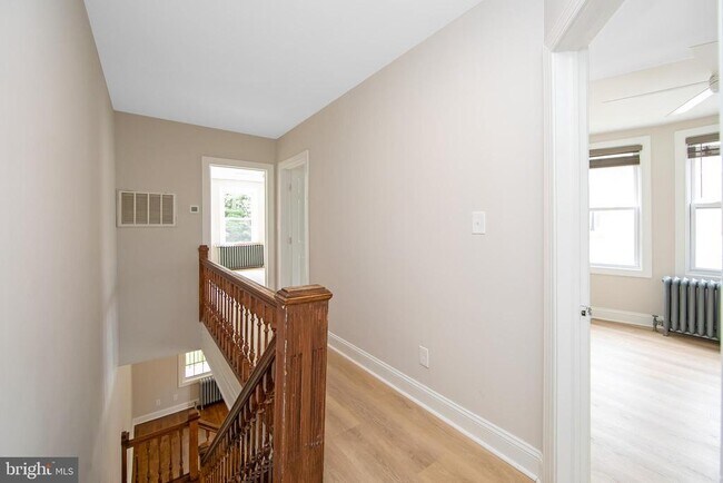 Building Photo - 1003 Magill Ave
