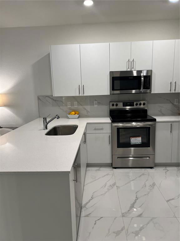 Building Photo - 221 SW 159th Way