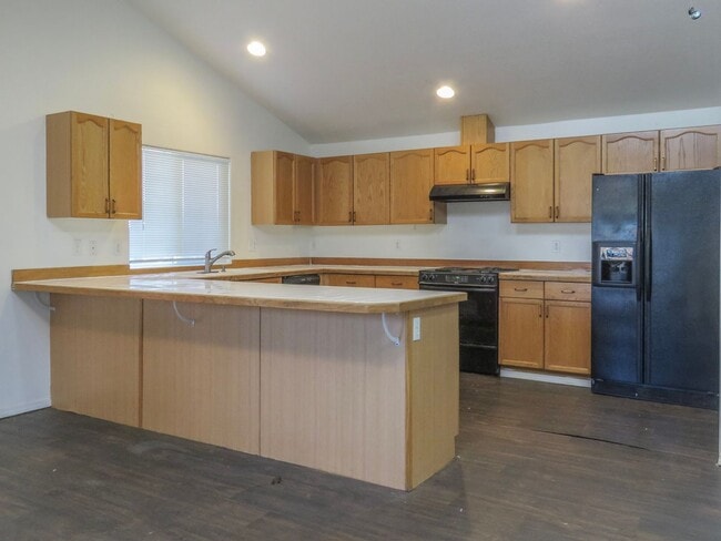 Building Photo - 3 Bedroom 2 Bath Ranch Home Coming soon !