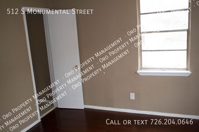 Building Photo - 512 S Monumental St