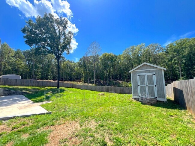Building Photo - 17120 Green Hill Rd