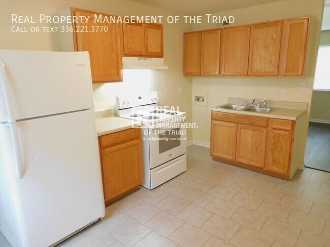 Building Photo - 4302 Parker St
