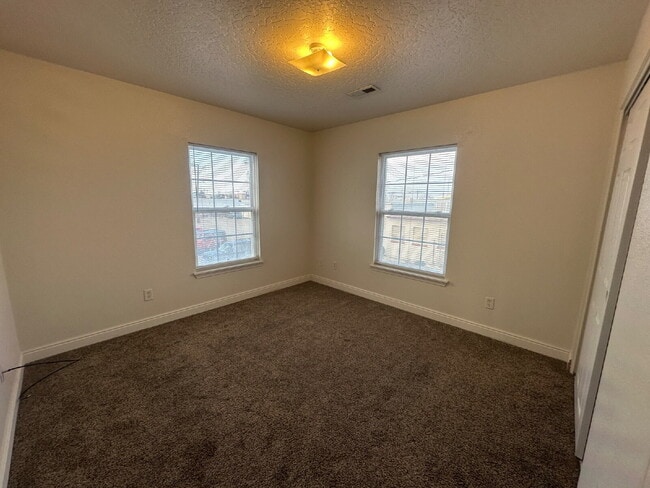 Building Photo - 108 Davis Ave