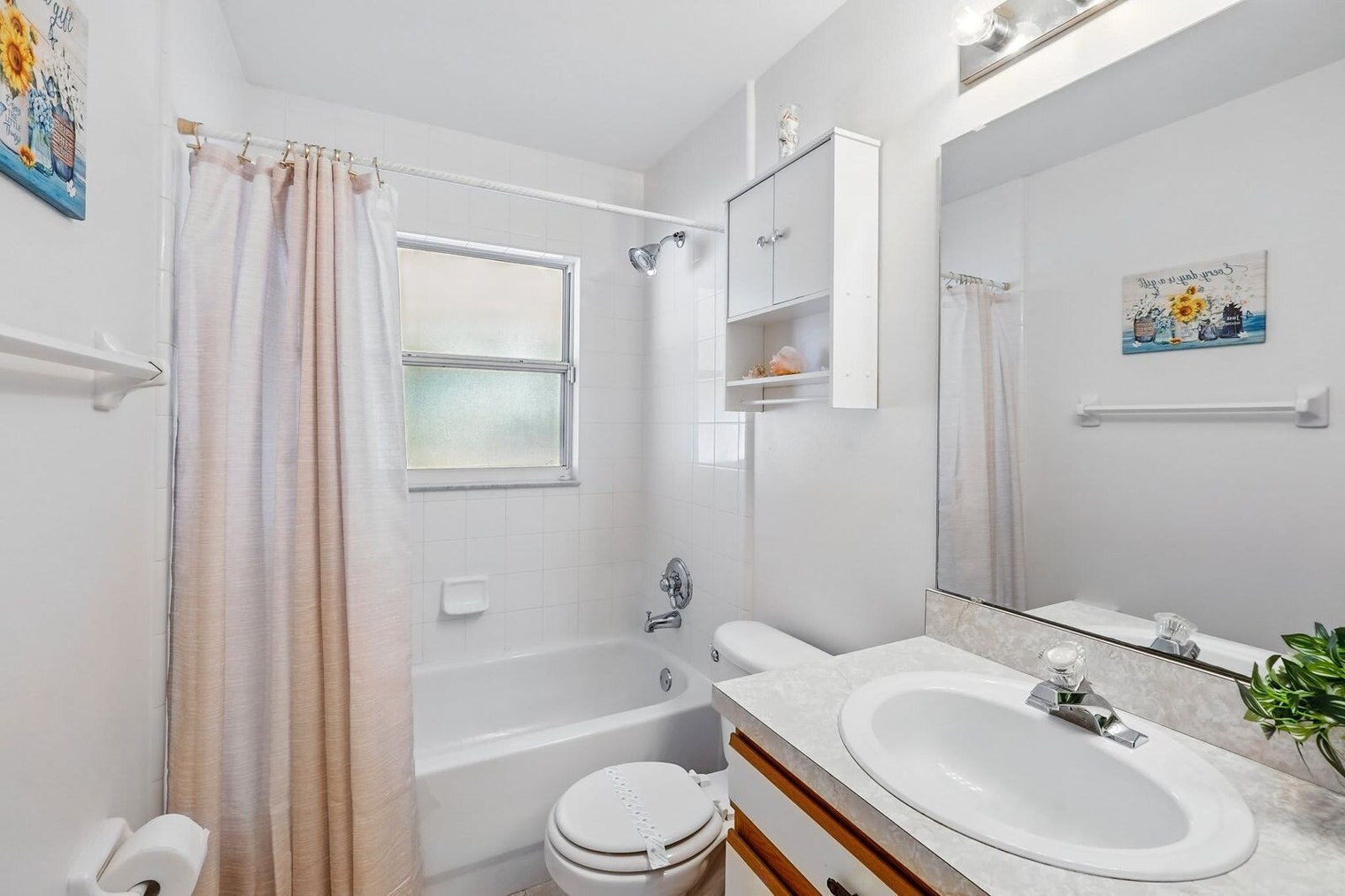 Building Photo - 15013 Margaux Dr