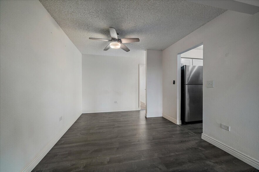 Building Photo - 4569 S Lowell Blvd