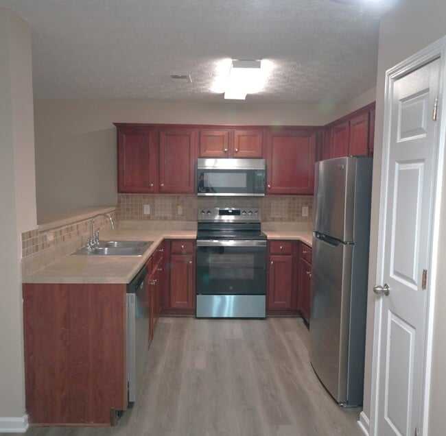 Building Photo - 138 Alton Cir