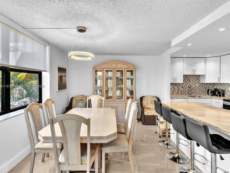 Building Photo - 20401 NE 30th Ave