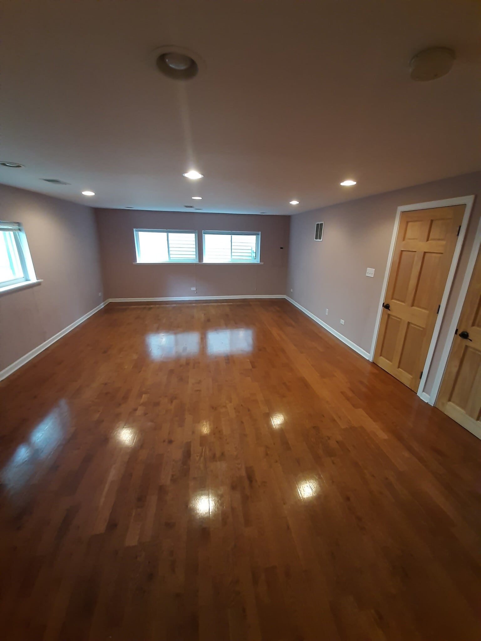 Family Room - 240 Glenview Rd