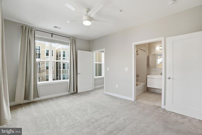 Building Photo - 989 S Buchanan St