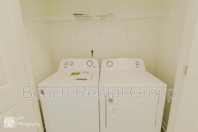 Building Photo - 122 Crescent Wy