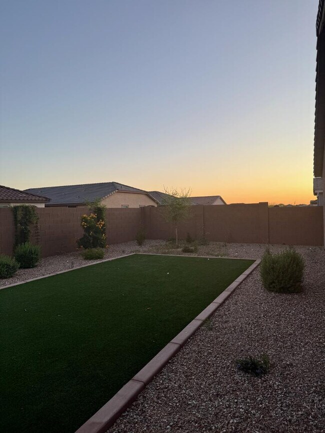 Building Photo - 16677 W Charlotte Dr