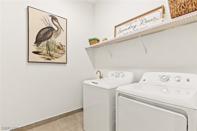 Building Photo - 12349 Dahlia Ct