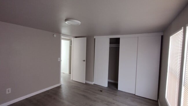 Building Photo - Large 4 Bedroom 2 Bath Home in Granbury - Indian Harbor