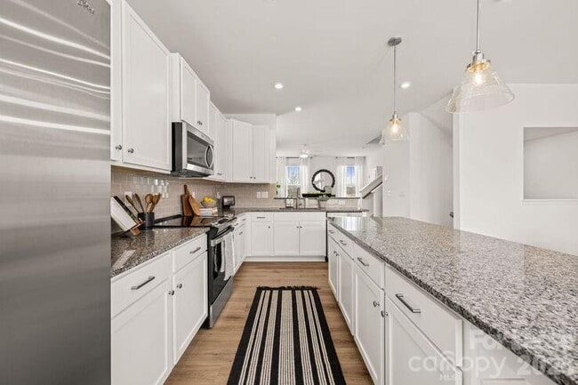 Building Photo - 1018 Fairway Green Ln