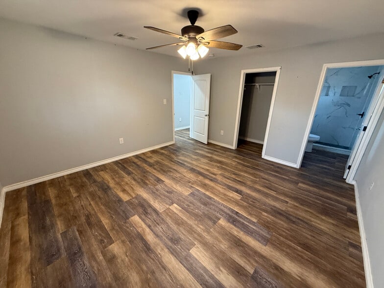 Building Photo - 411 W A Ave