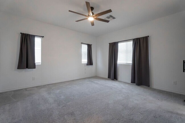 Building Photo - 7126 Calvert Cliffs St