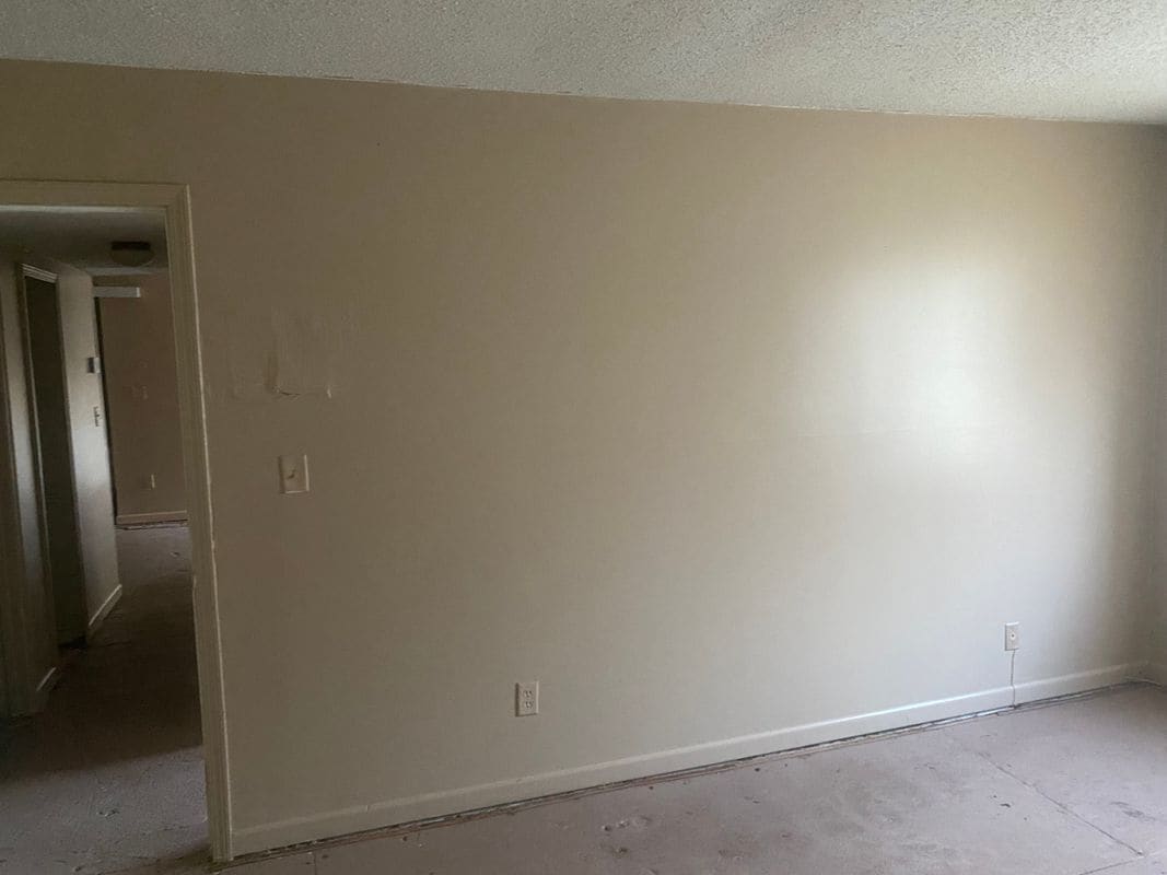 Building Photo - 1505 Camelot Dr