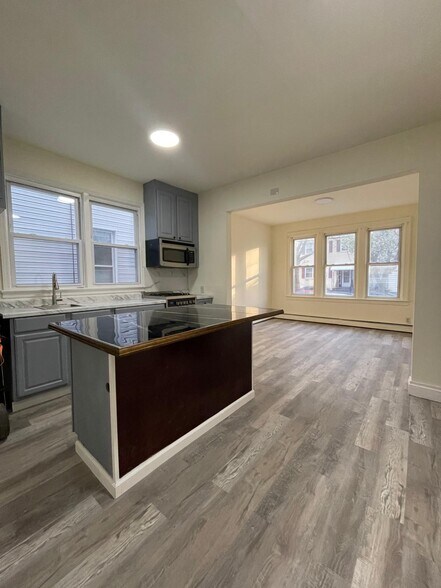 Building Photo - 140 Terhune Ave
