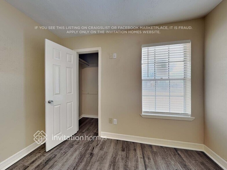 Building Photo - 9922 Appleridge Dr