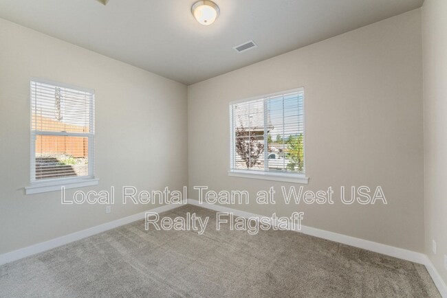 Building Photo - 3223 S Beringer Ln