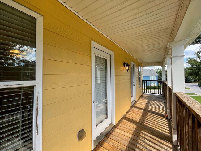 Building Photo - 5 BEDROOM PLUS BONUS ROOM PRE-LEASING FOR AUGUST 2026!