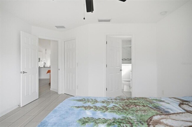 Building Photo - 4 Lynton Pl