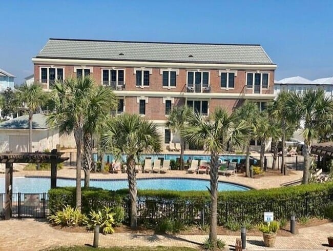 Building Photo - 50% off first months rent.  Fully furnishe...
