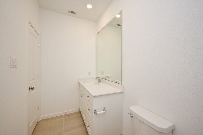 Building Photo - 6427 Seafoam Lake Dr