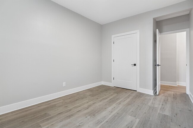 Building Photo - 324 Pacific Ave