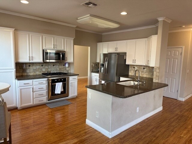 Building Photo - Lodi 4 Bedroom 3 Bathrom Home with a Pool