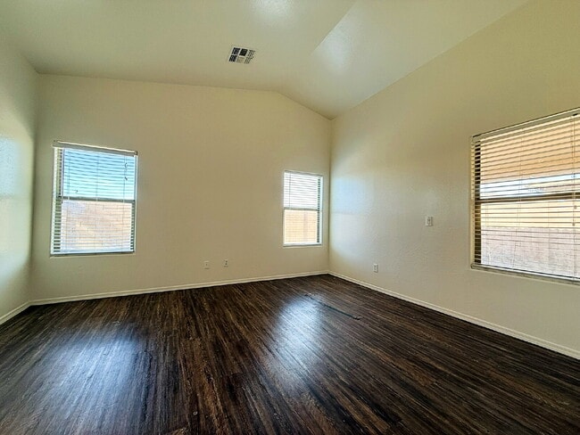 Building Photo - Freshly Painted 1-Story Home with Spacious Layout and Desert Landscaping!