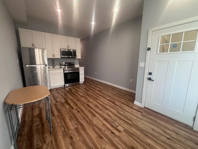 Building Photo - 1621 1st St NW