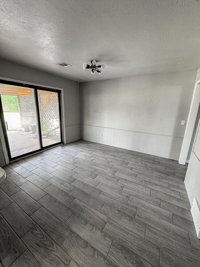 Building Photo - 2700 SW 85th St