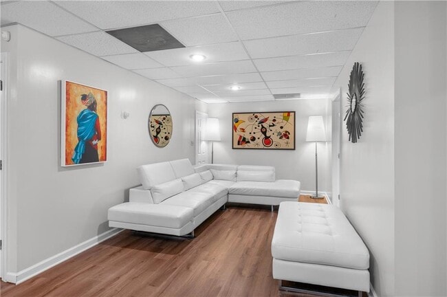 Building Photo - 460 Peyton Rd SW