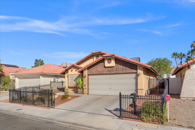 Building Photo - Open and Airy 3 Bedroom Single Story Home