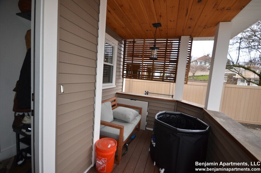 Building Photo - 15 Elmira St