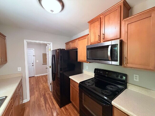 Building Photo - Charming 3 Bedroom Home in Raleigh!