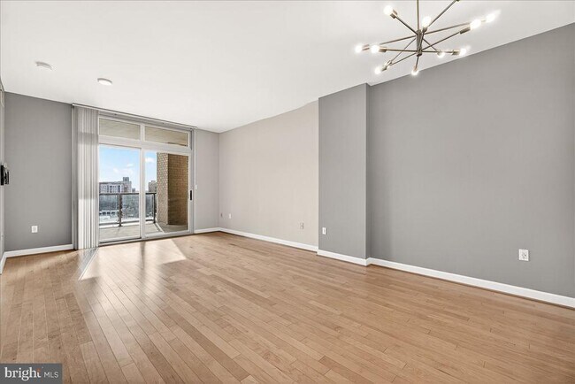 Building Photo - 5750 Bou Ave