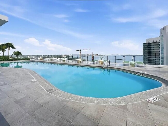 Building Photo - 501 NE 31st St