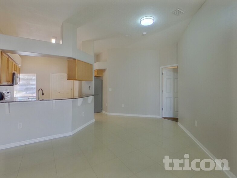 Building Photo - 31017 Stone Arch Ave