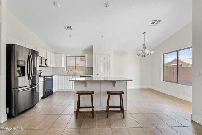 Building Photo - 3373 E Flamingo Ct